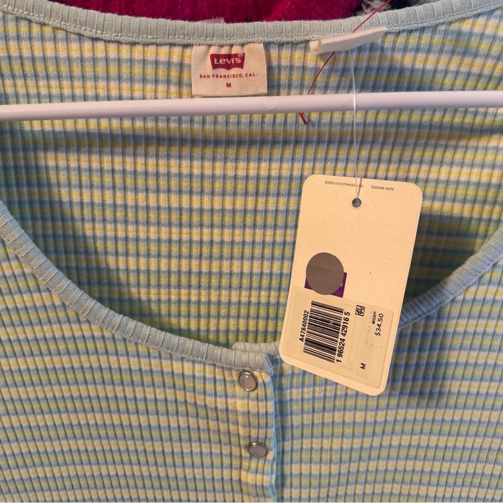 Levi's Pale Yellow Ribbed Button-Front Crop Top - Picture 2 of 5